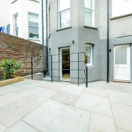 Grange Road Two Bedroom Flat * 布里斯托