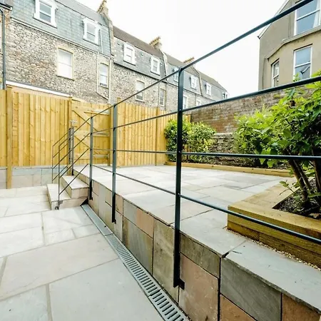 Apartman Grange Road Two Bedroom Flat *