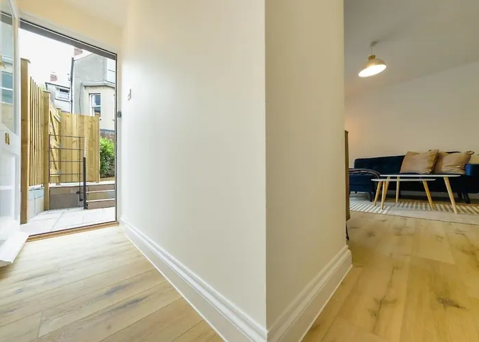 Grange Road Two Bedroom Flat * Bristol