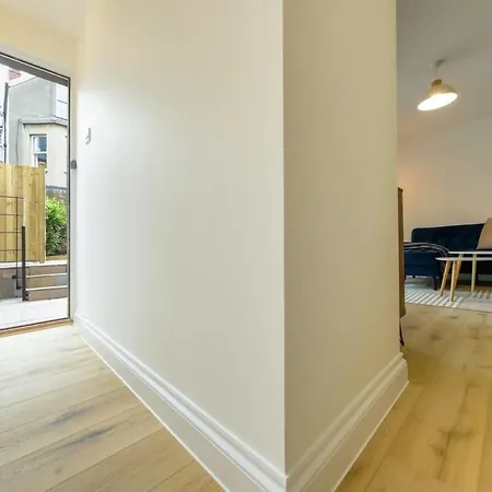 Grange Road Two Bedroom Flat * Bristol